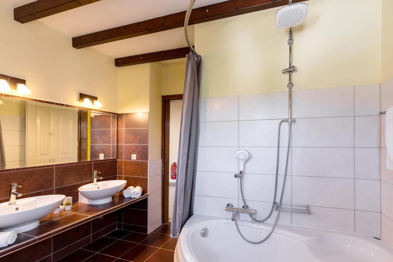 Villa St Nicholas House With Private Heated Pool Dasziá Kültér fotó